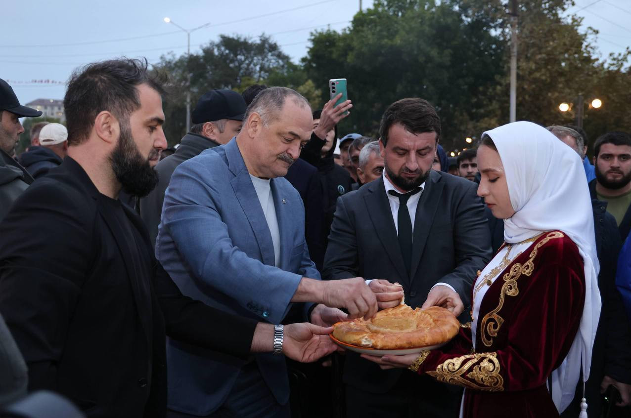 Город Избербаш празднует 75-летие со дня своего образования.