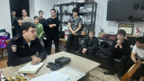 Профилактическая беседа по профилактике экстремизма и терроризма с воспитанниками детского дома №7. Провел беседу Начальник ОПДН ОМВД России г. Избербаш, майор полиции Мусаев Ибрагим Магомедрасулович.