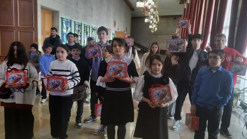 Поездка воспитанников детского дома на музыкальный спектакль «Приключения барона Мюнхгаузена»