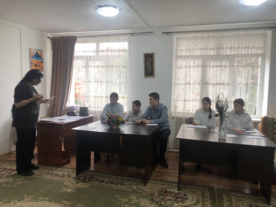 «Толерантность — это искусство жить в мире непохожих людей и идей»