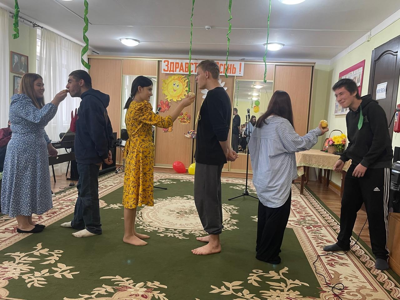 Праздник осени в детском доме.