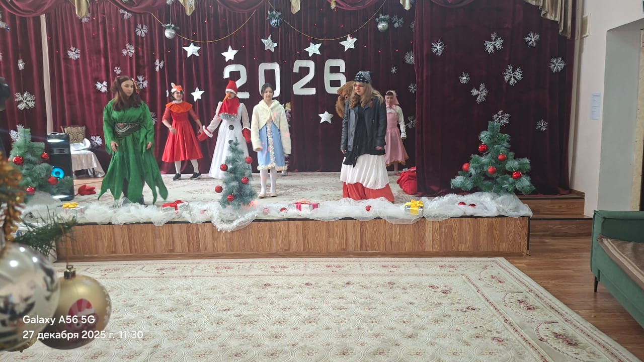 38 ребят из детского дома№7 Избербаш, подопечные Министерства труда и социального развития РД  получили подарки на Новый год.