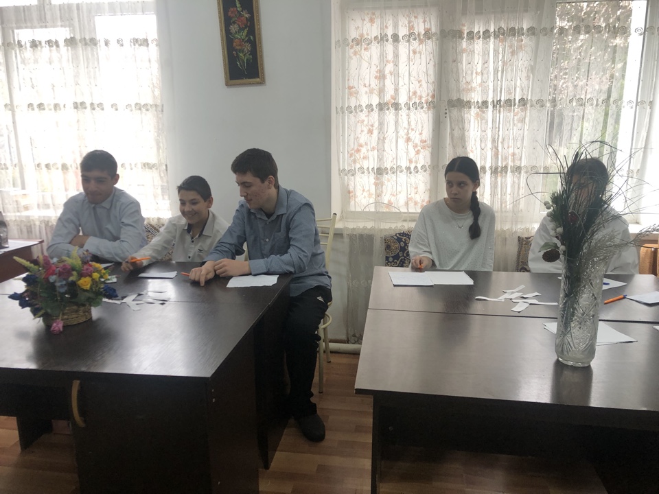 «Толерантность — это искусство жить в мире непохожих людей и идей»