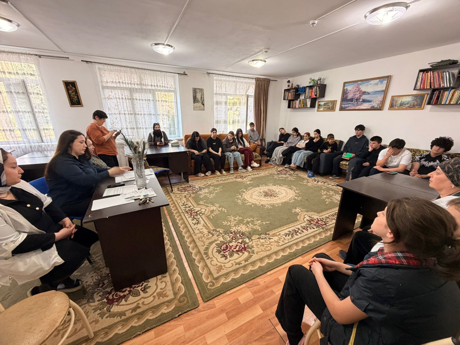 16 апреля специалисты территориального центра занятости населения города Избербаш провели профориентационную встречу с выпускниками Детского дома №7.