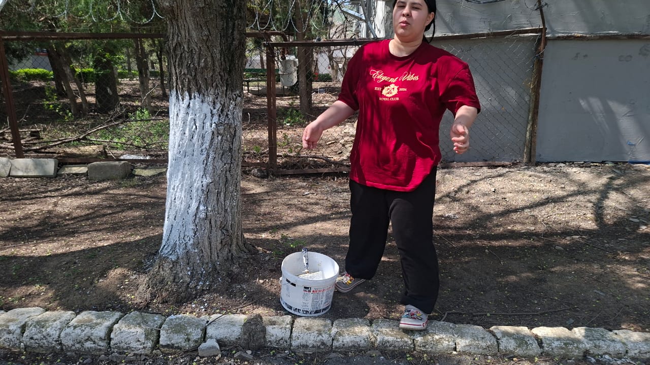 Экологический субботник «Побелка деревьев»