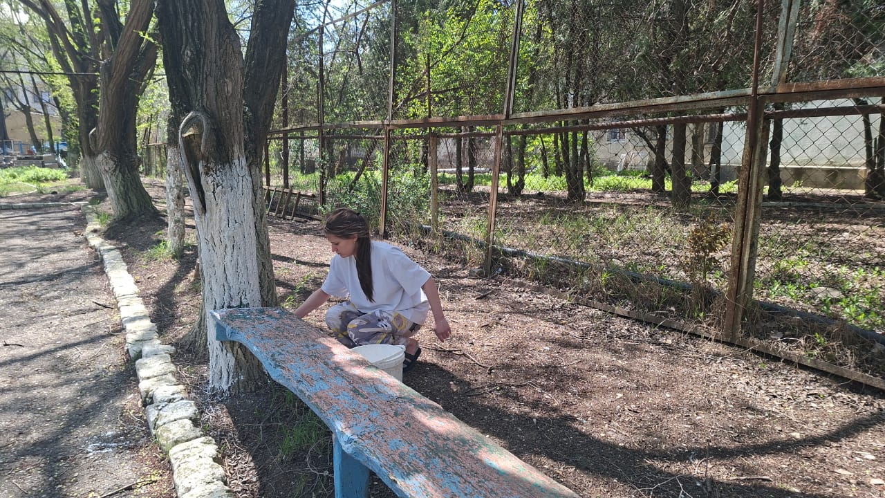 Экологический субботник «Побелка деревьев»